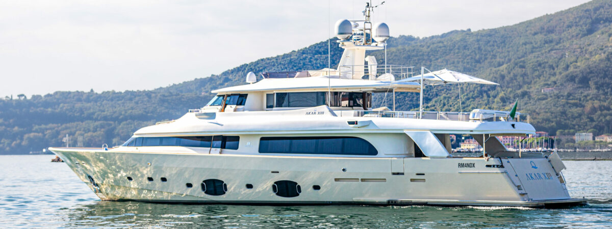 , Vendita FERRETTI NAVETTA 33 MT, AGENCY FERRETTI