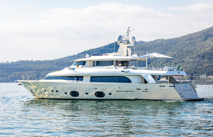, vendita FERRETTI NAVETTA 33 MT, AGENCY FERRETTI
